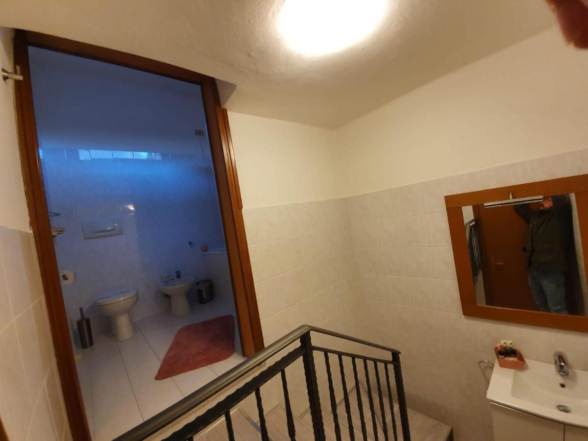 Casa Mirella Apartment โลเวเร ภายนอก รูปภาพ